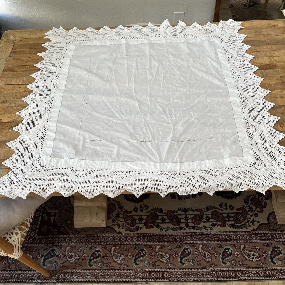 Vintage Hand Crochet Lace Border Table Topper 43" x 43” Linen Center